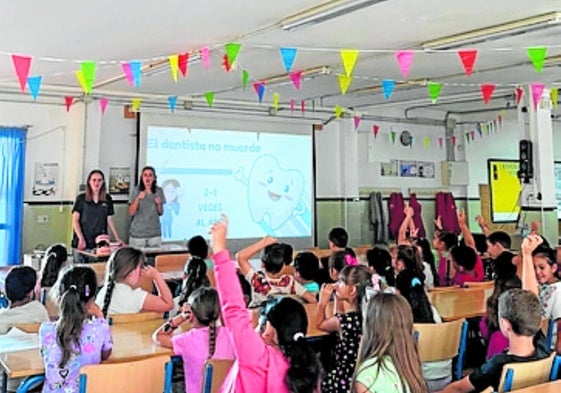 Clínica Dental Estepona organiza talleres escolares de salud dental