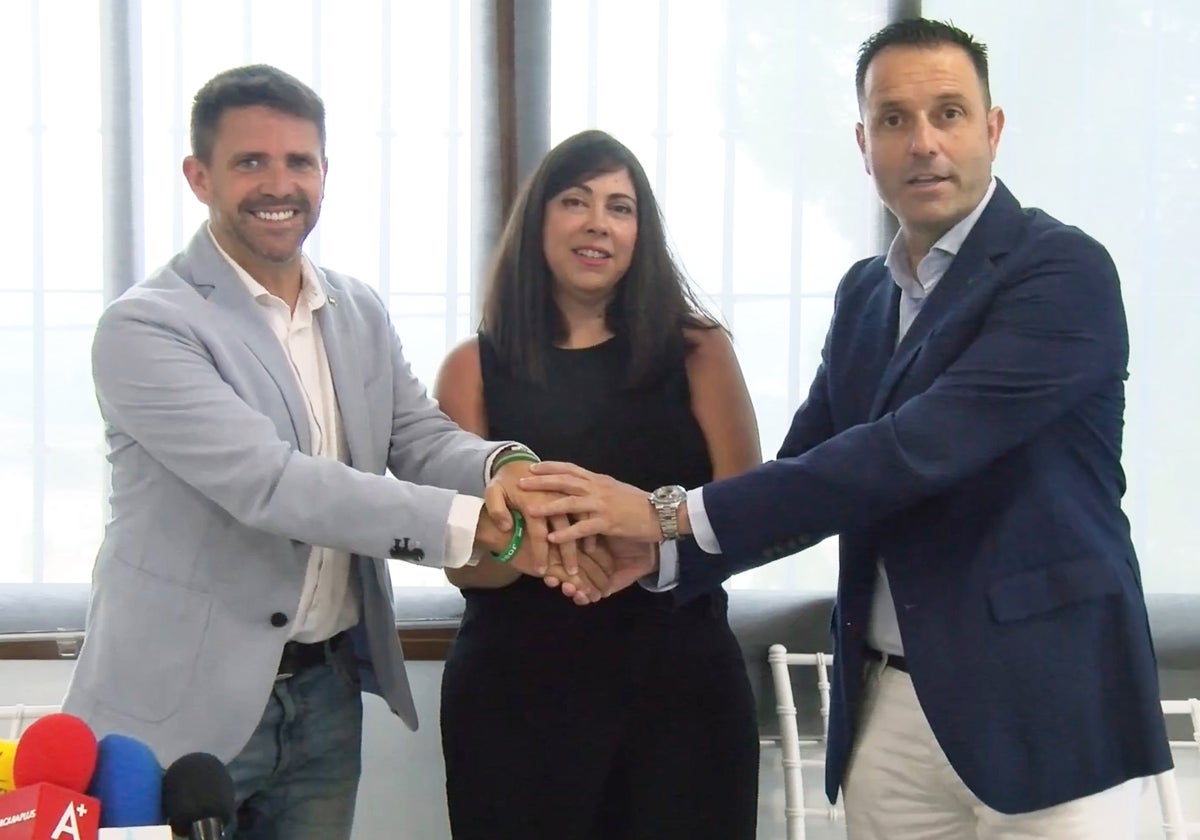 José Pino, María Leonor Muñíz y Juan Merino, este martes en la presentación.