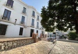 Imagen de la actual sede de los juzgados de Torrox, repletos de barreras y en un edificio muy antiguo.