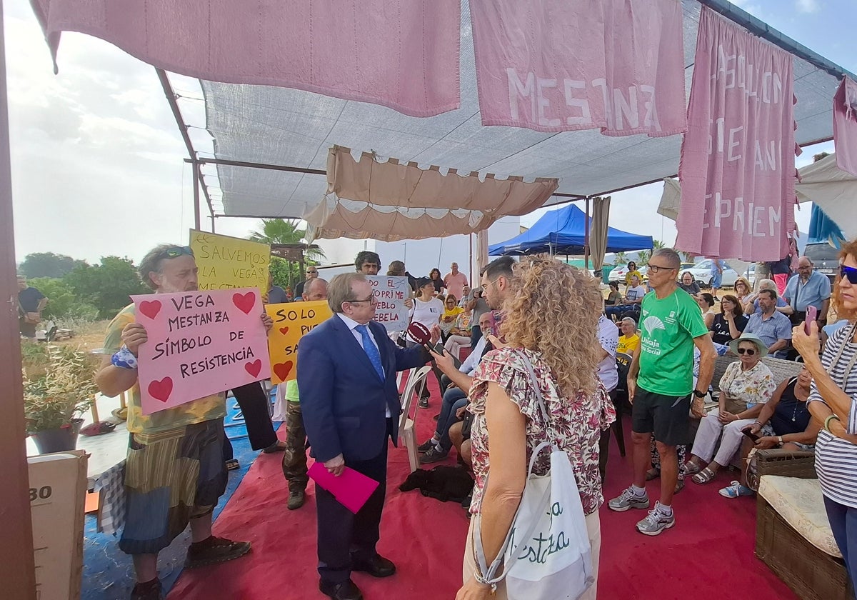 La plataforma contra la EDAR Norte intensifica la presión en los juzgados y en los despachos para tratar de frenar el proyecto