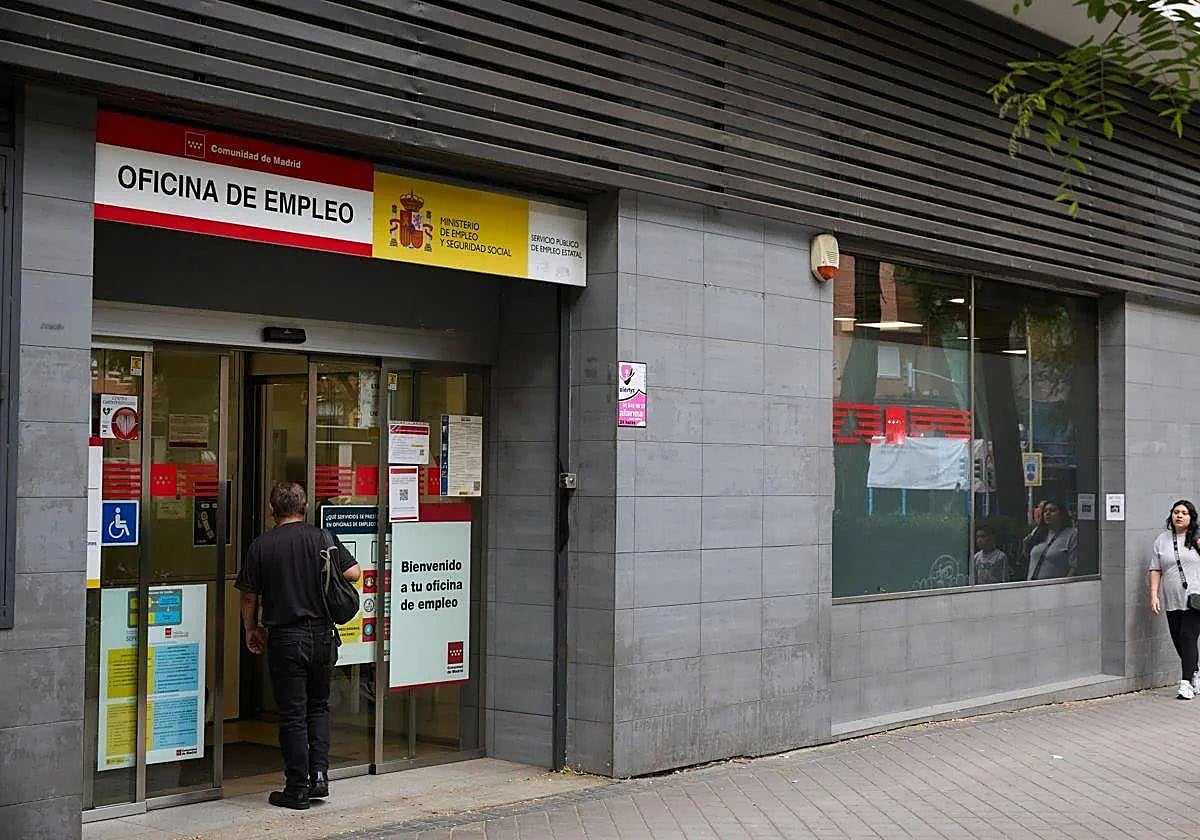 ¿Puedo solicitar una prestación si tengo días de vacaciones por disfrutar?: el SEPE lo aclara