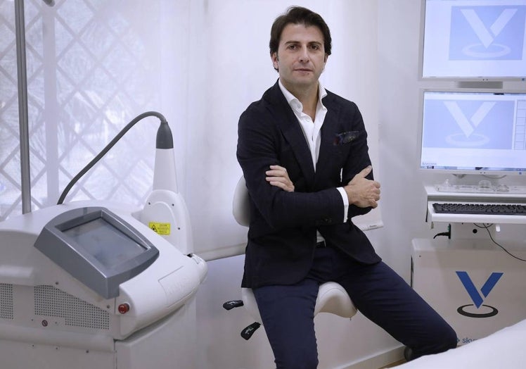 Imagen del dermatólogo Leandro Martinez.