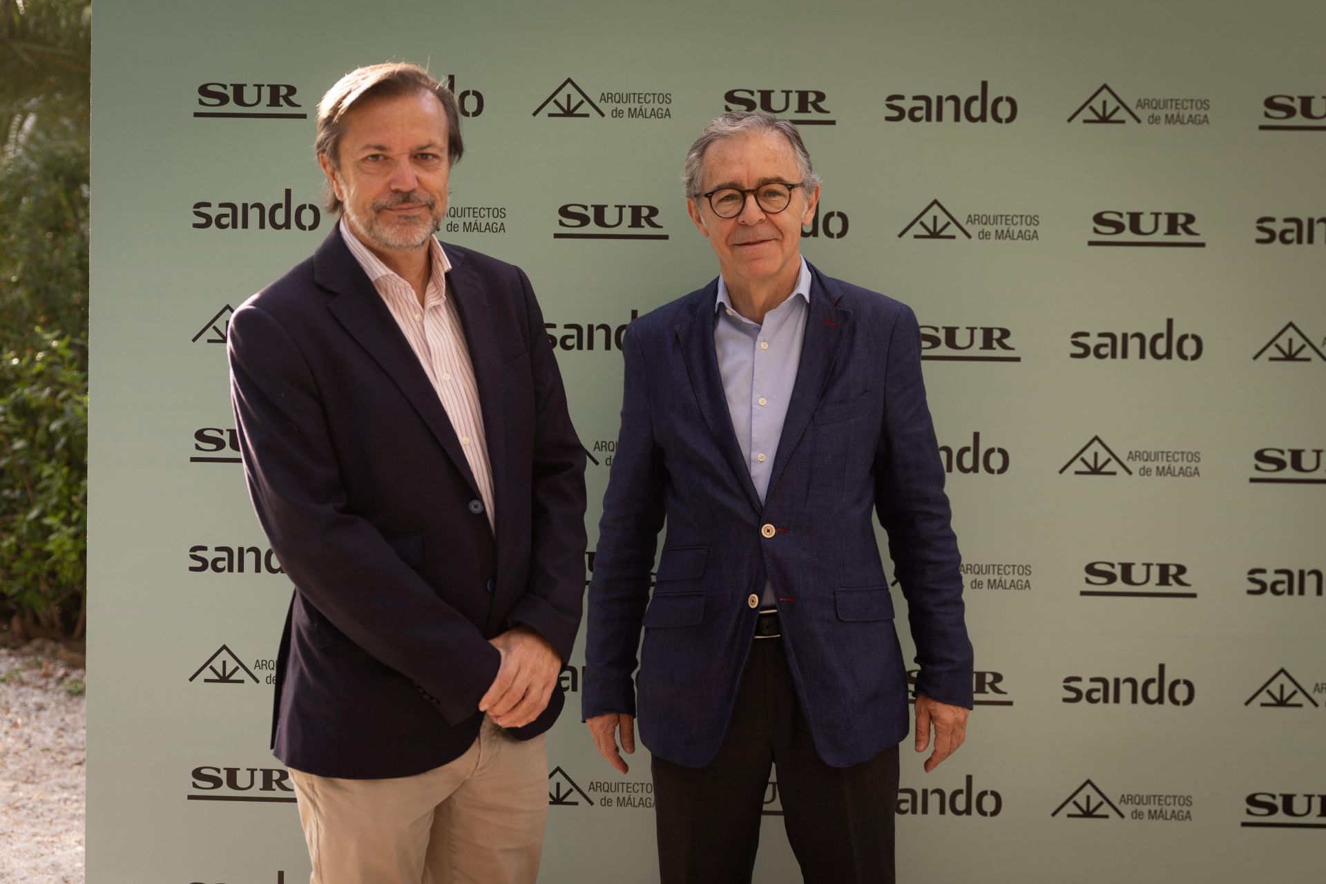 Coloquio entre la consejera de Fomento, Rocío Díaz, con el director de SUR, Manolo Castillo