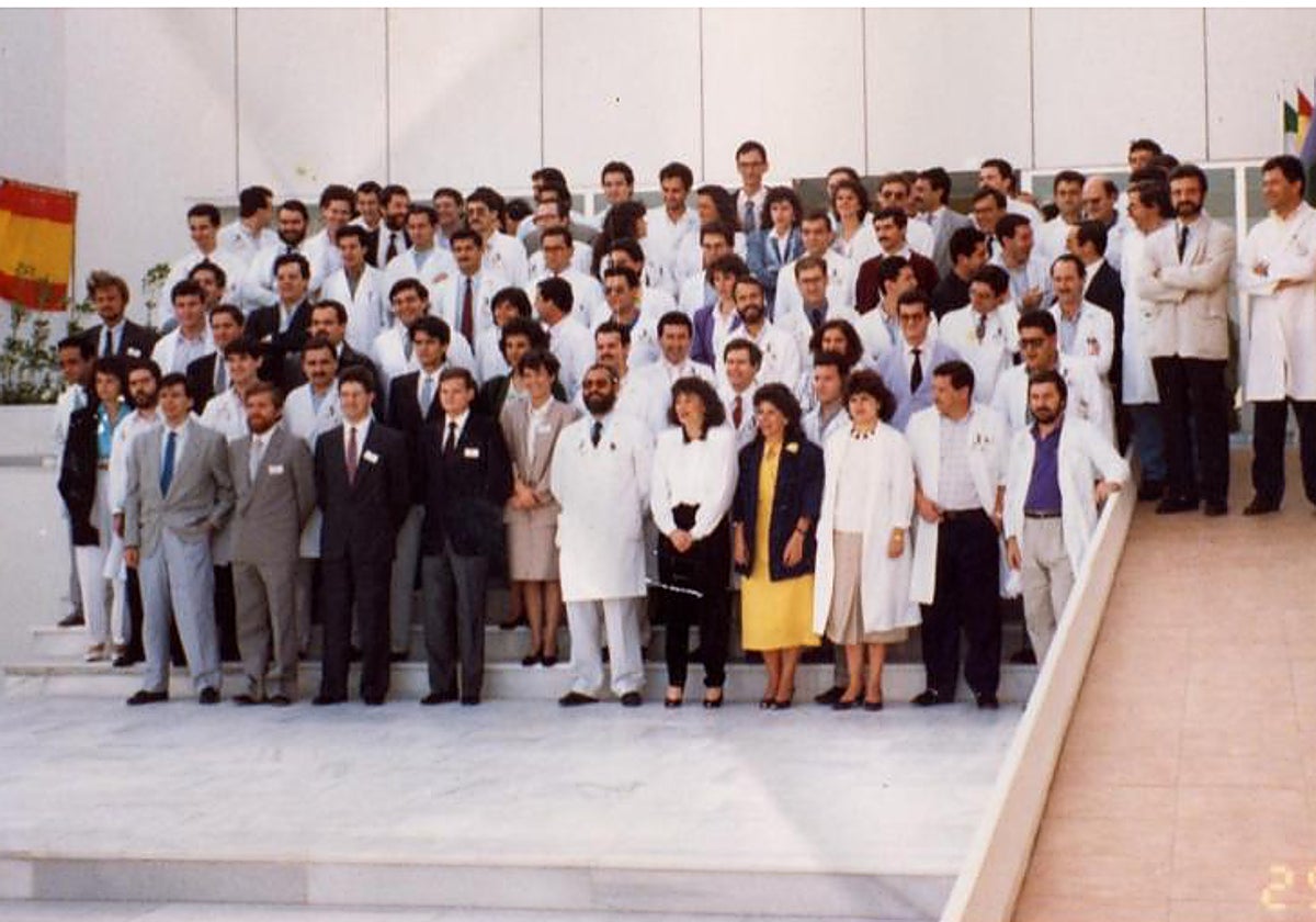 Inauguración del edificio de I+D de Fujitsu, en 1988.