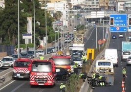 Cinco heridos en un aparatoso accidente que ha mantenido cortada la A-7 a la altura de Marbella