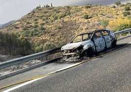 Cortado un carril de la AP-7 en Mijas por un coche ardiendo