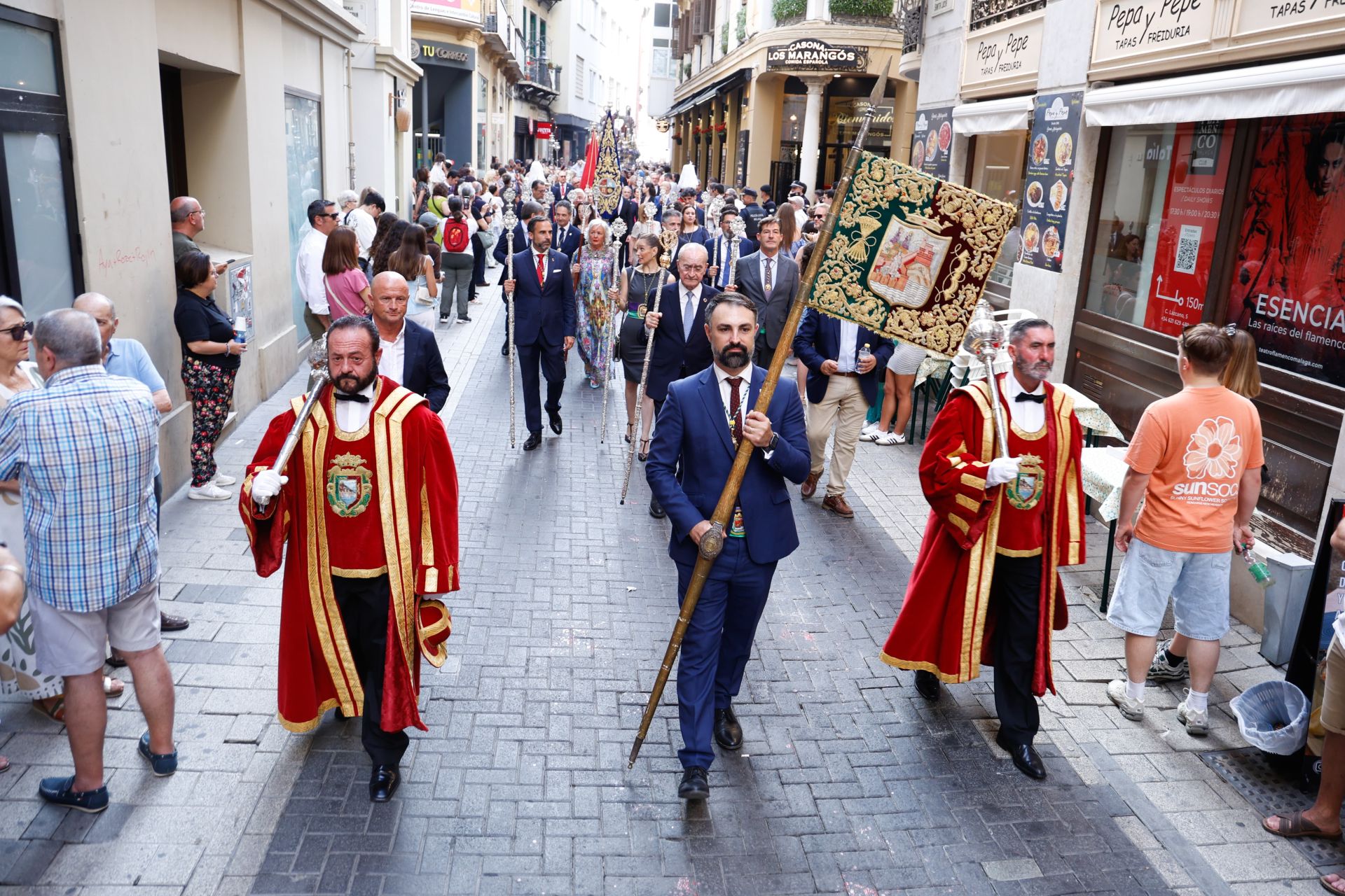 San Ciriaco y Santa Paula, los Patronos de Málaga, en procesión