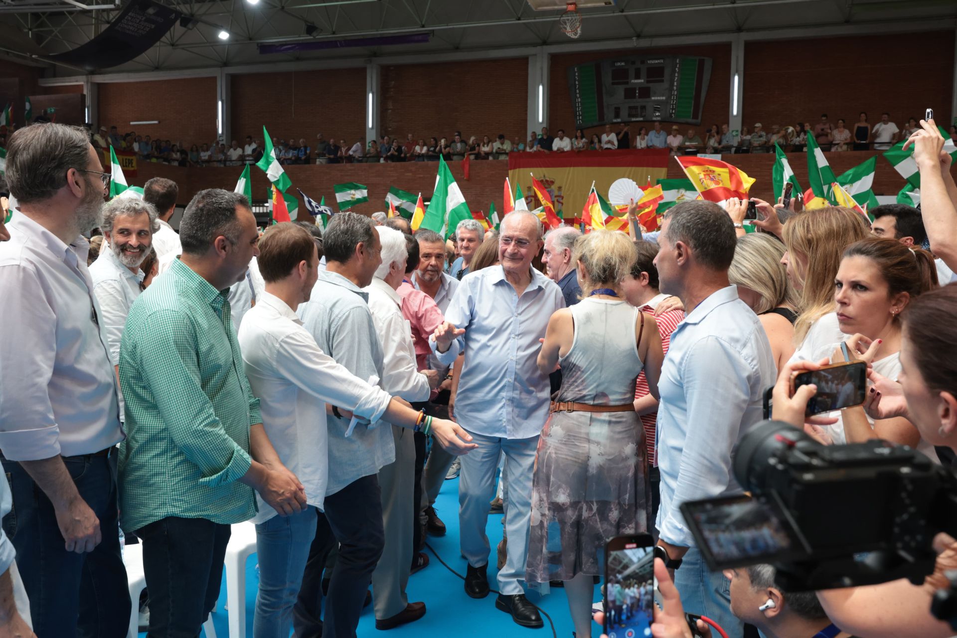 El mitin de Feijóo y Juanma Moreno en Carranque, en imágenes