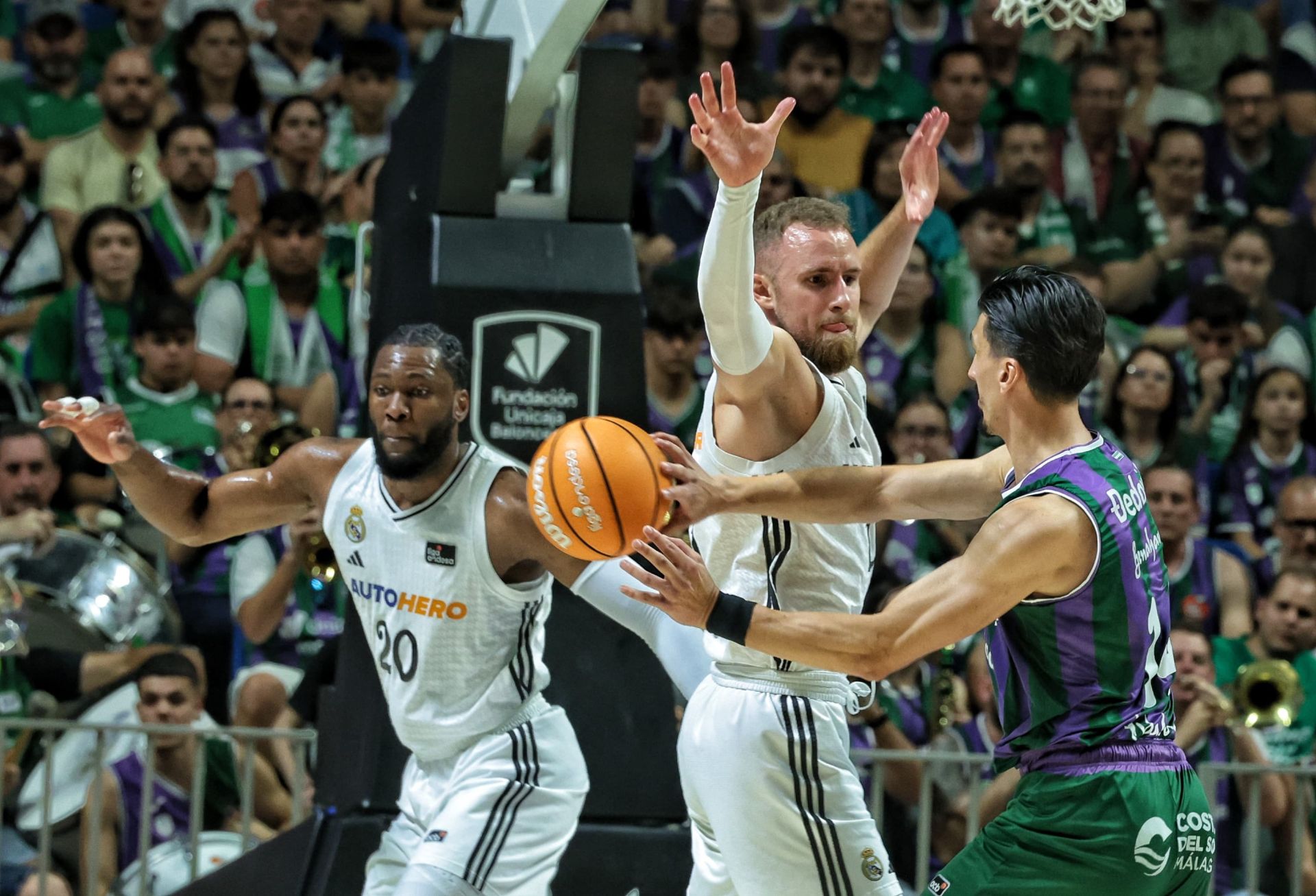 Las mejores imágenes del tercer partido de semifinales: Unicaja-Real Madrid