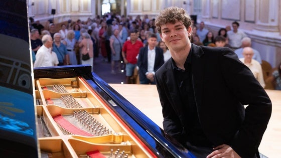 Marcos Castilla terminó con un recital que hizo las delicias del público.