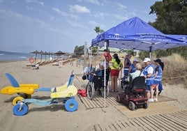 Nueve playas de Marbella cuentan con el servicio de baño asistido.