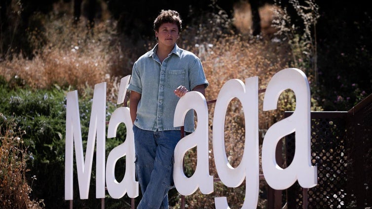El actor malagueño Carlos Scholz estrena esta semana 'Vírgenes', una comedia ambientada en el 'boom' turístico de la Costa del Sol.