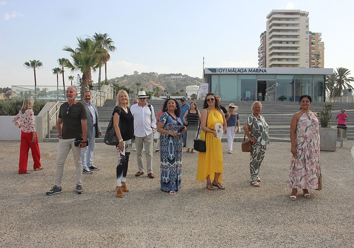 Algunas de las modelos que participarán, en la presentación de la pasarela este martes en La Farola.