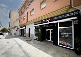 Unos carteles ya anuncian el próximo uso del local.