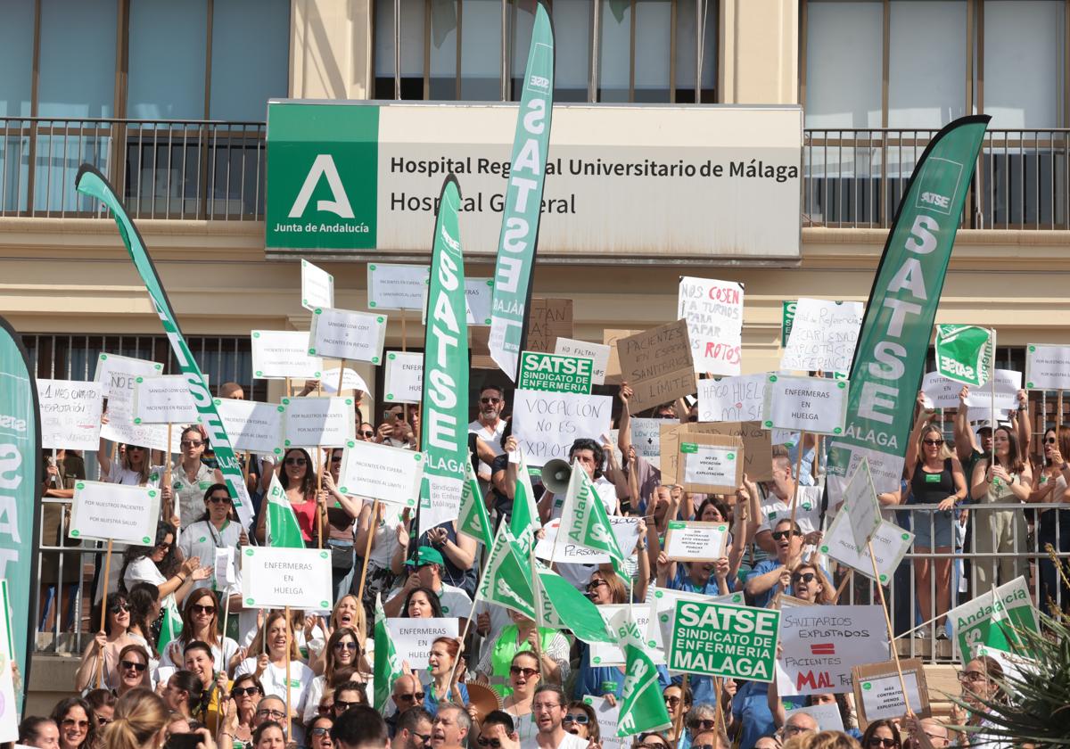 Imagen de la concentración de los enfermeros en el pabellón A del Hospital Regional Universitario.