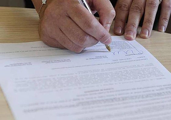 Protección de Datos multa con 200.000 euros a un banco por firmar un documento a espaldas del cliente: «Era para agilizar los trámites»