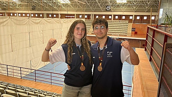 Reencuentro con medalla: Celia de Lara y Alejandro Fojtasek logran un bronce para la UMA en bádminton