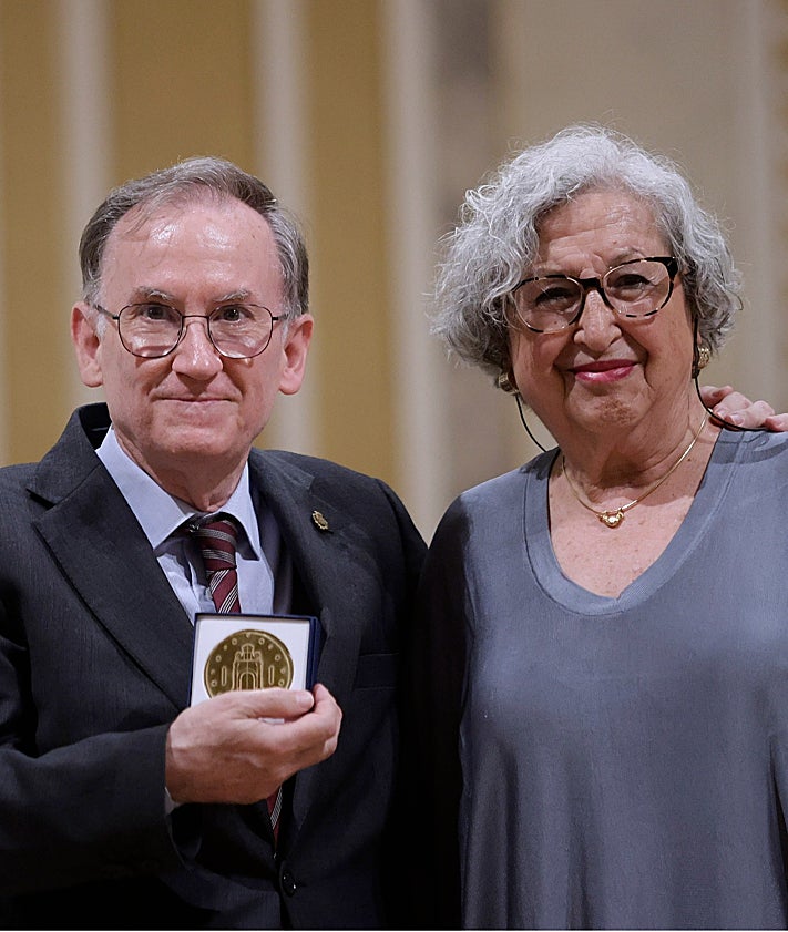 Imagen secundaria 2 - Ojeda y Coronas, y las Medallas del Ateneo a Arturo Díez Boscovich y Fernando Orellana.