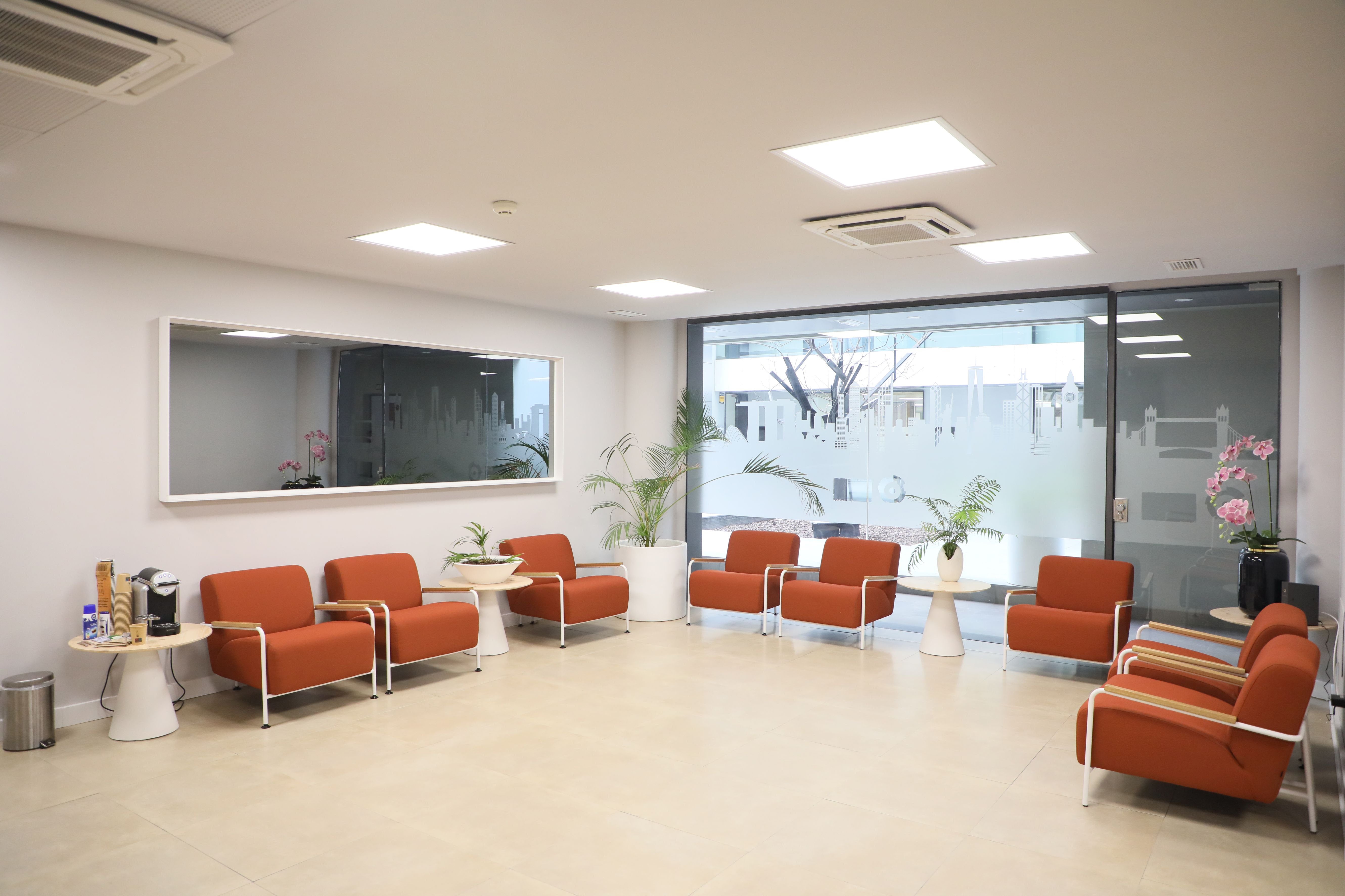 Insparya Málaga celebra su primer aniversario como referente de la salud capilar en Andalucía