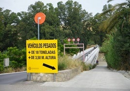 El actual 'puente de los tubos' sobre el río Pereilas.