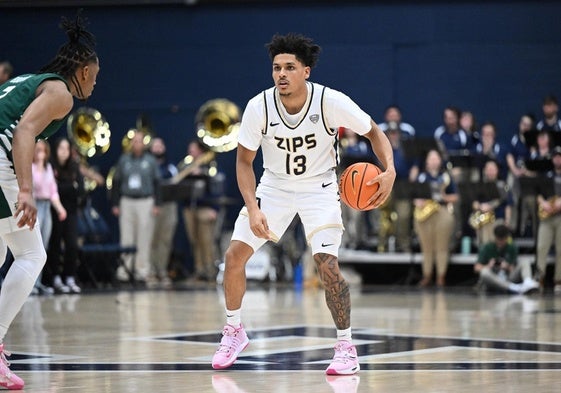 Castañeda, cuando jugaba para la Universidad de Akron, en la NCAA.