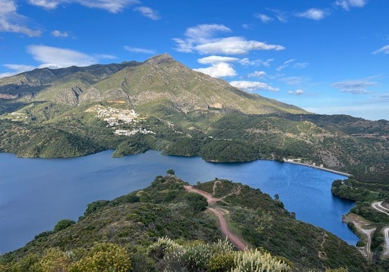 Imagen del embalse de La Concepción, hace un mes, justo tras el fin de las escorrentías.