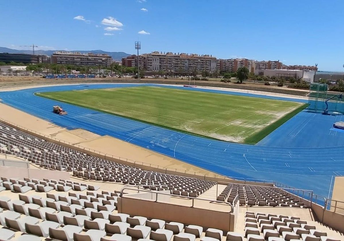Imagen del estadio de atletismo de Málaga, que será el campo de juego para el Málaga durante las obras de La Rosaleda.