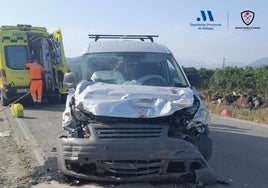 Imagen del estado en el que quedó uno de los turismos siniestrados en Vélez-Málaga.