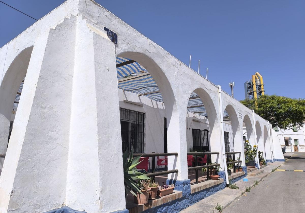 El edificio, de mediados del siglo pasado, mantiene su encanto.