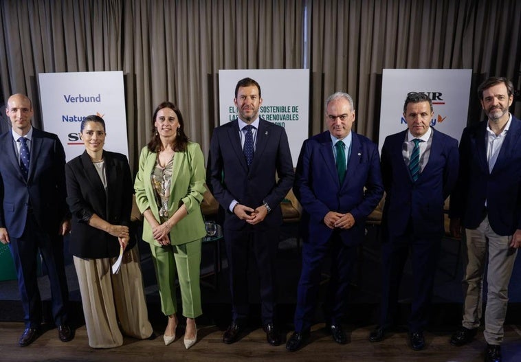 Los participantes al inicio del encuentro.