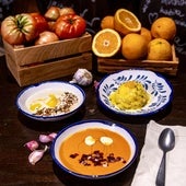 Porra, ensaladilla malagueña y ajoblanco, trío de ases malagueños.