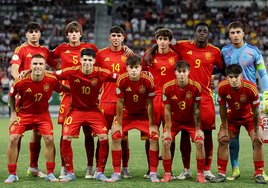 Izan Merino (con el dorsal 14), Antoñito (10) y Dani Muñoz (3), titulares en la final del torneo este jueves.