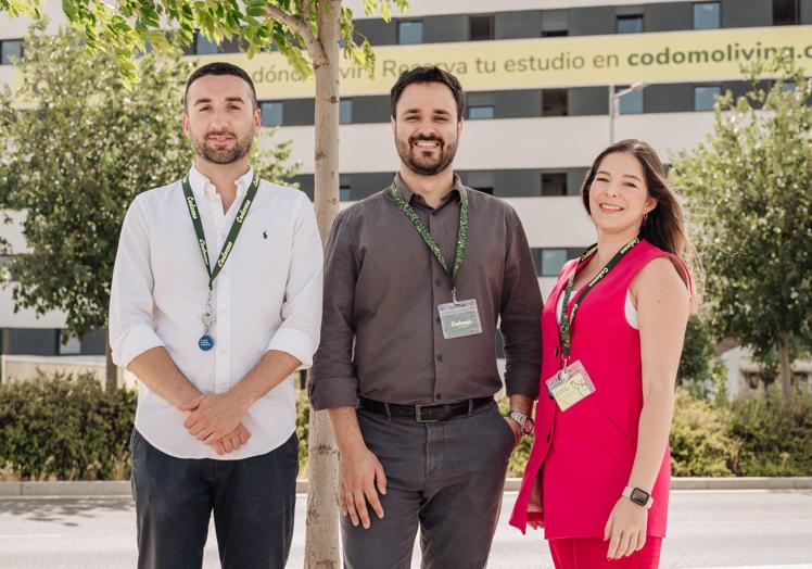 El equipo de Codomo Living, listo para dar la bienvenida a los primeros residentes.
