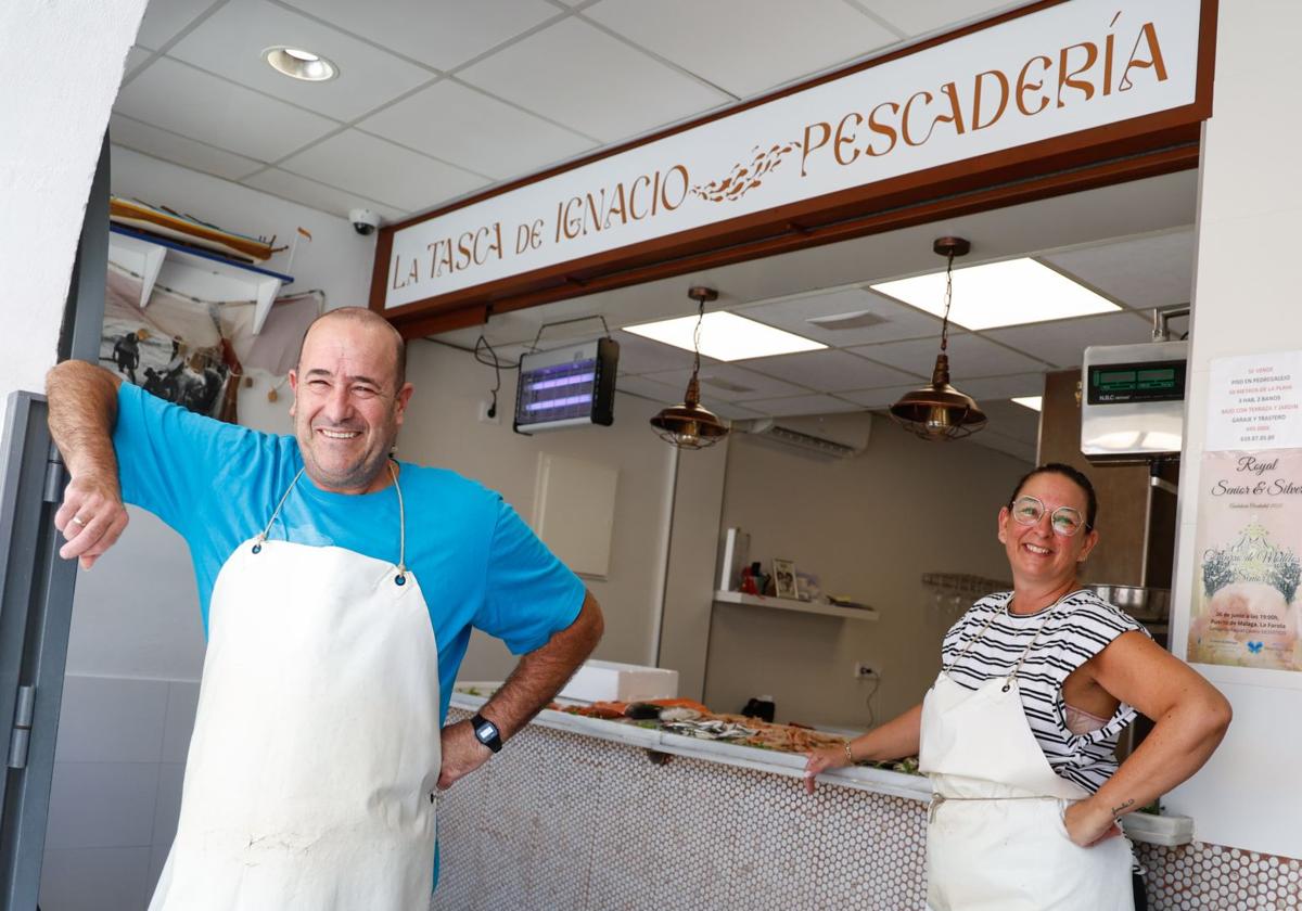 La barra secreta de un pescadero en Pedregalejo en la que hay que reservar con un año de antelación