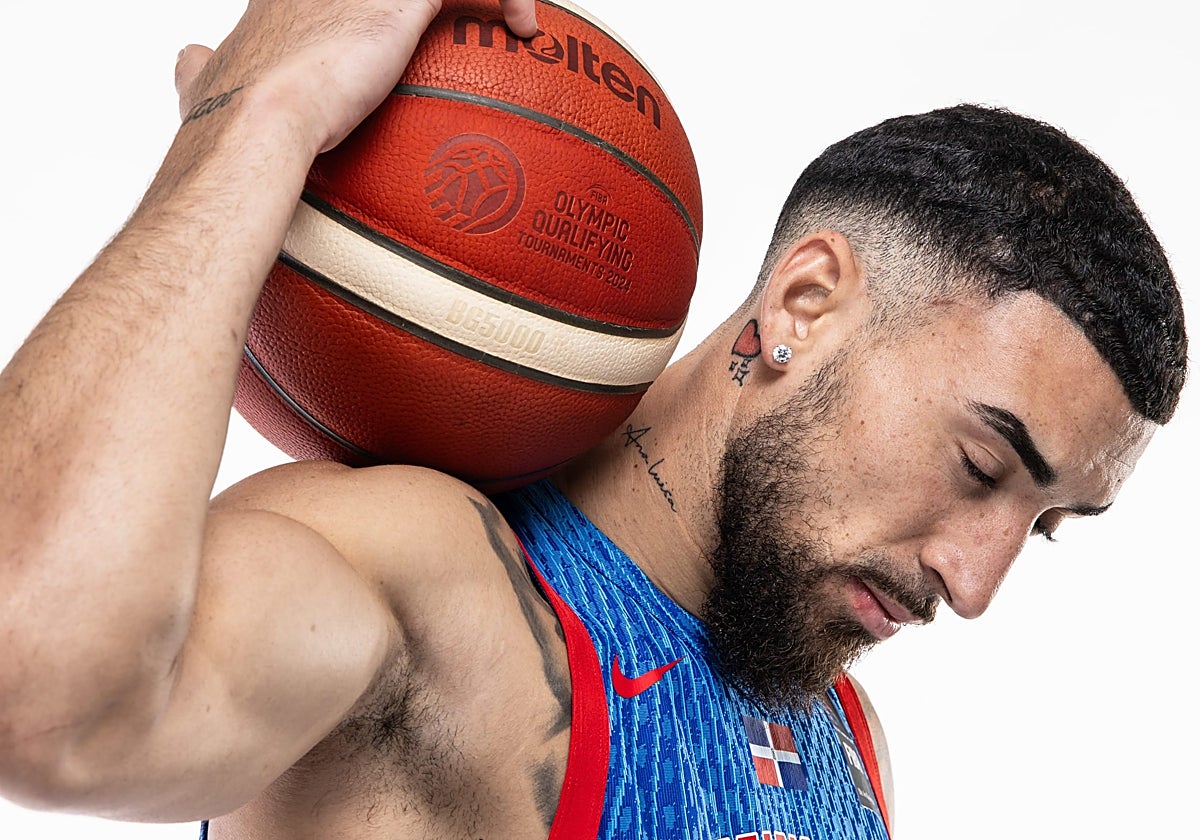 Chris Duarte, con la camiseta de la selección dominicana.