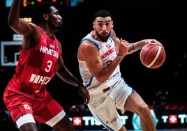 Chris Duarte, a la derecha, en un partido con su selección el pasado verano (1,96 metros, 28 años).