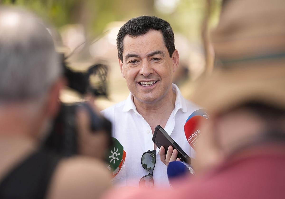 Juanma Moreno sufre el «retraso» del AVE Málaga-Madrid este jueves: «Es inaceptable el caos ferroviario»