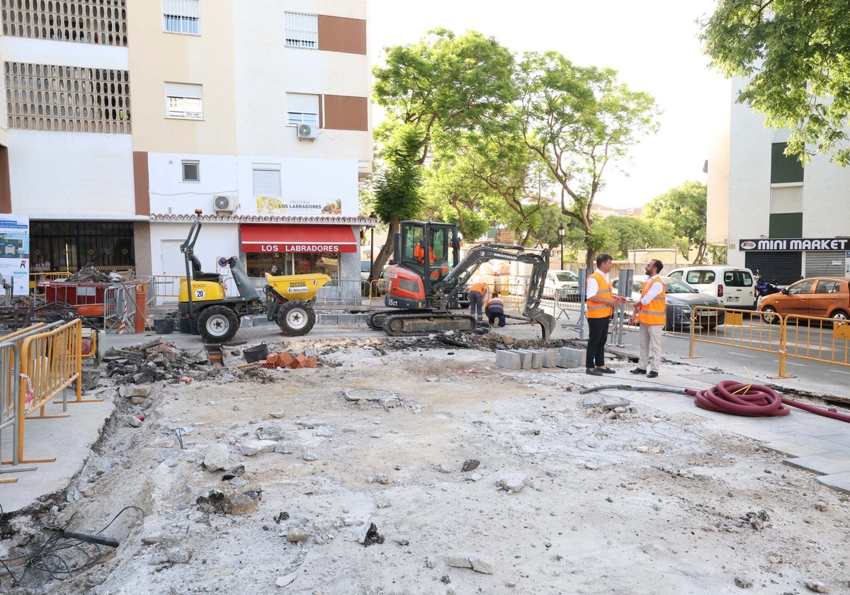 El concejal del ramo, Diego López, y el edil de Participación Ciudadana, Enrique Rodríguez, han visitado los trabajos.