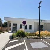 El nuevo centro de salud de Las Chapas ya ha abierto sus puertas fijando la superficie total en 527 metros cuadrados de instalaciones.