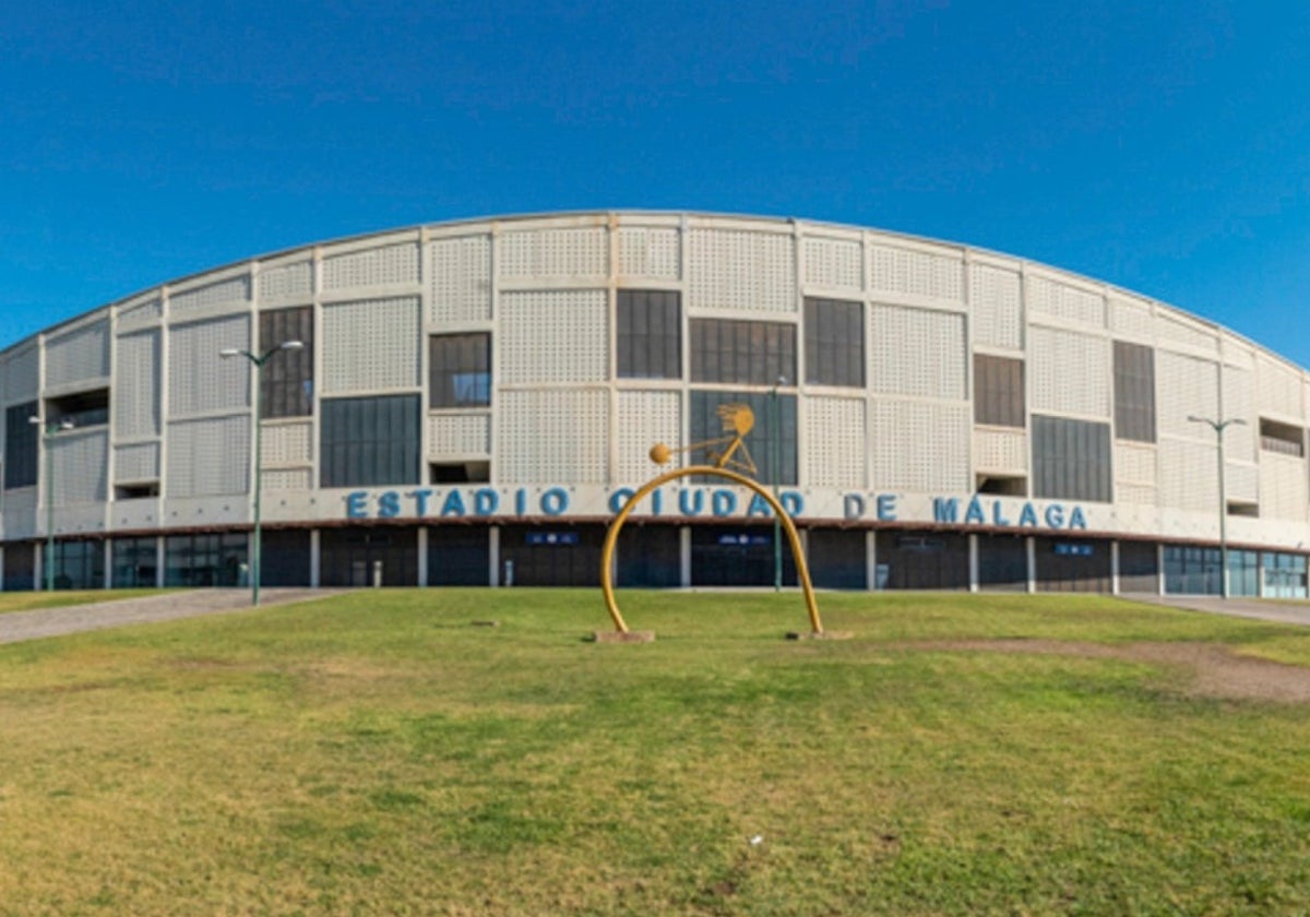 Revés para el Málaga: más de la mitad de sus socios se quedarán fuera del estadio de atletismo