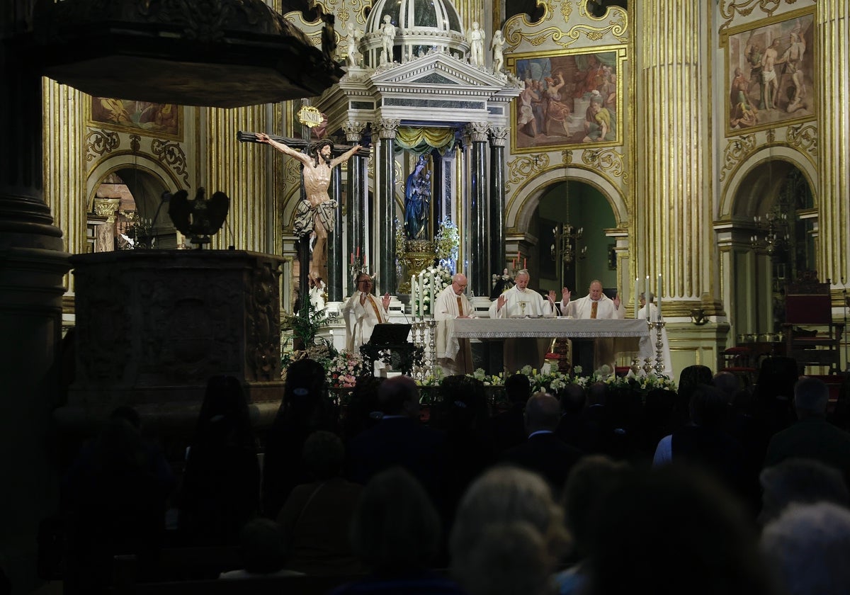 Celebración de una misa en la Catedral de Málaga.
