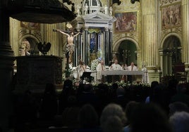 Celebración de una misa en la Catedral de Málaga.