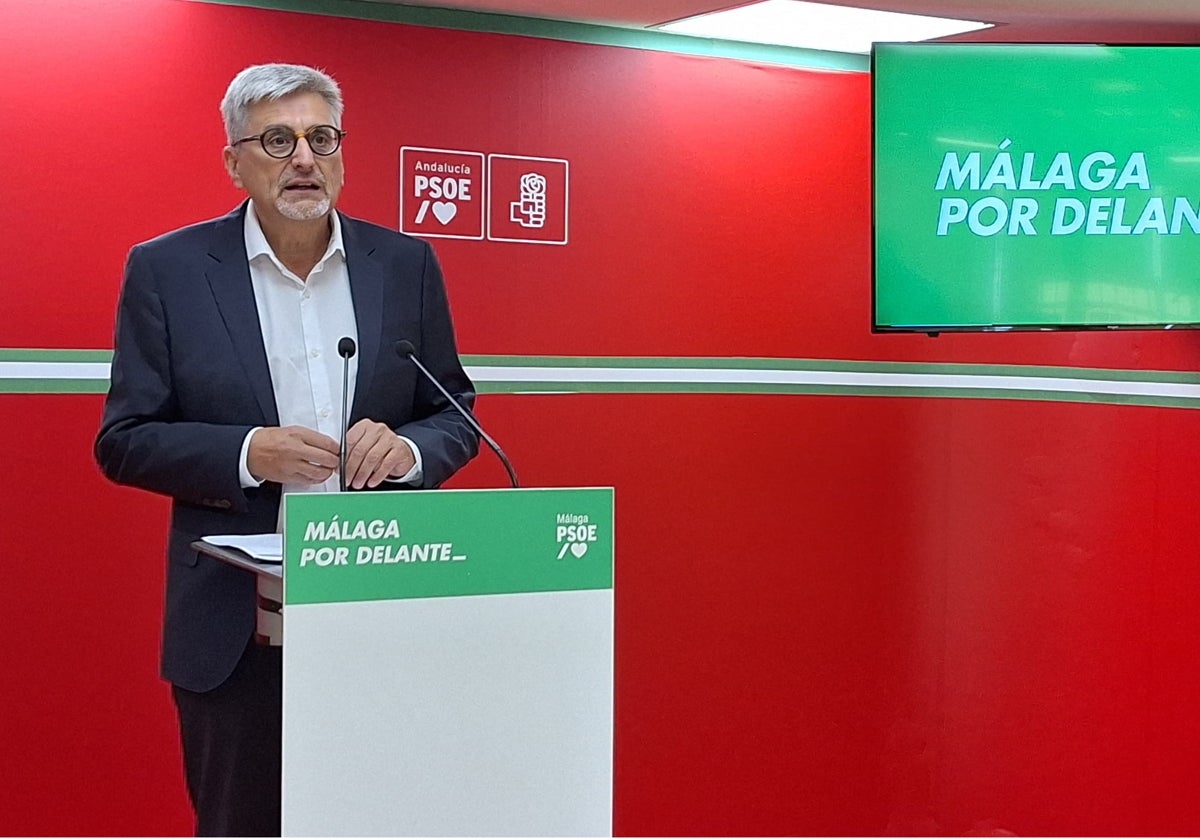 Aguilar, esta mañana, en la sede provincial de los socialistas.