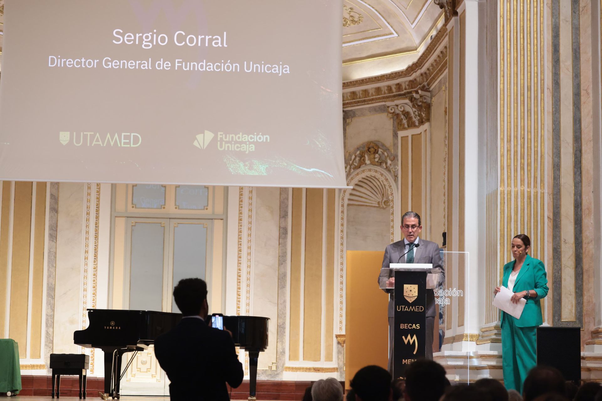 La Utamed entrega sus becas para el próximo curso