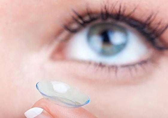 Alertan de la retirada de un lote de lentillas Acuvue: «Pueden provocar alteraciones visuales inesperadas»