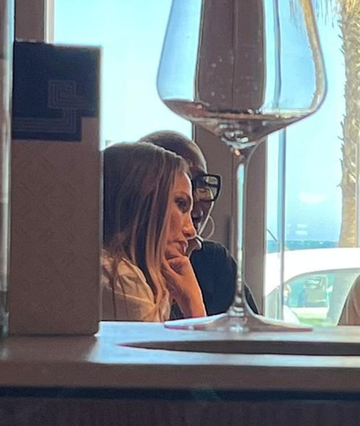 Imagen secundaria 2 - Jennifer López almuerza en Los Marinos José antes de su concierto en Fuengirola: así fue el menú