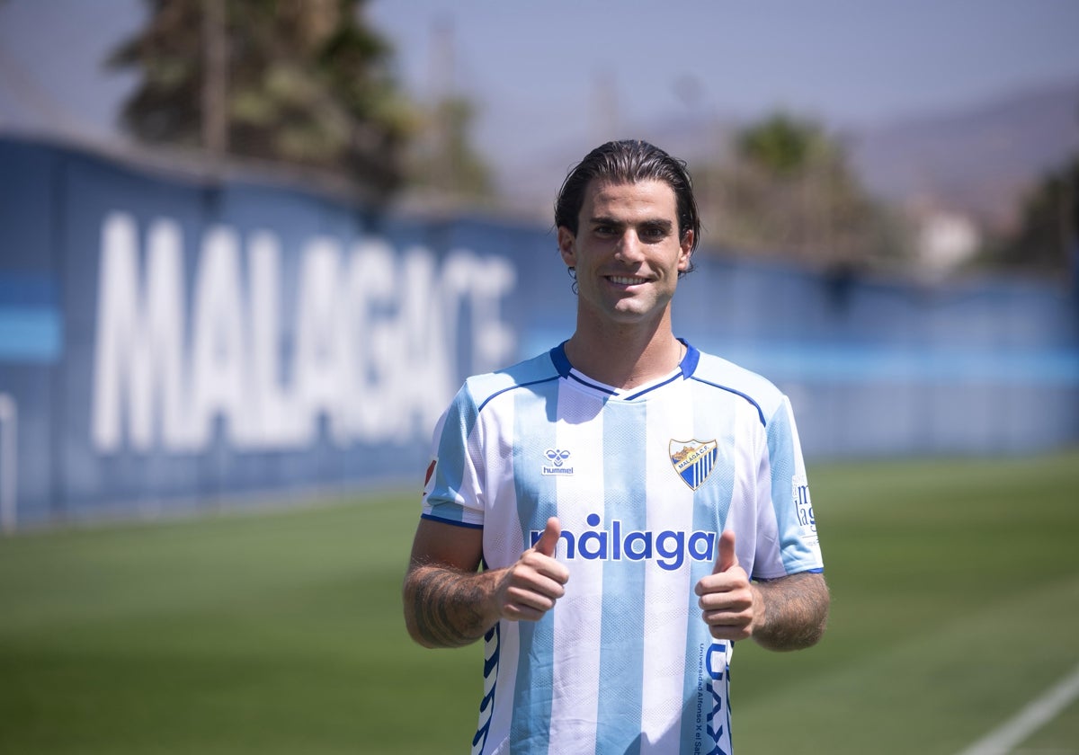Eneko Jauregi, nuevo fichaje del Málaga, en su presentación.
