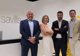 Un equipo transversal experto. De izquierda a derecha: Alfonso Arroyo, Leyre Octavio de Toledo, José Félix Pérez Peña y Jesús Mateo, responsables de Property Management, Arquitectura, Andalucía y Valoraciones y Tasaciones de Savills.