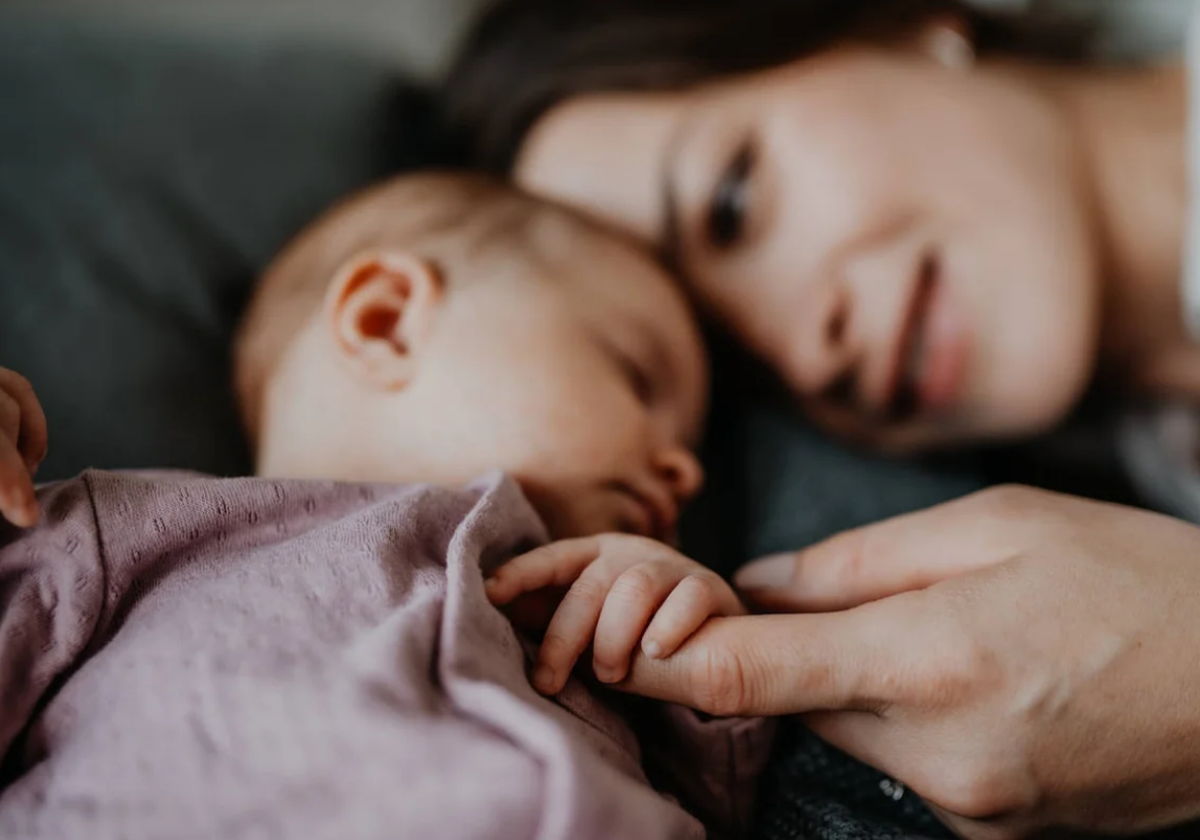 Una madre denuncia ante Derechos Humanos que no se le reconozca el mismo permiso que a familias con dos progenitores