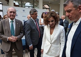 De la Torre junto a Montero, este jueves.